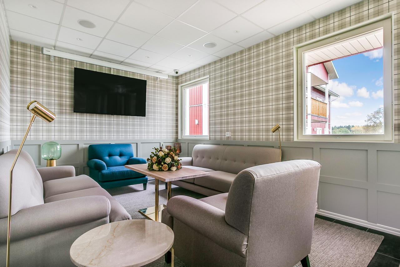 Turinge Hotel Sodertalje Bagian luar foto