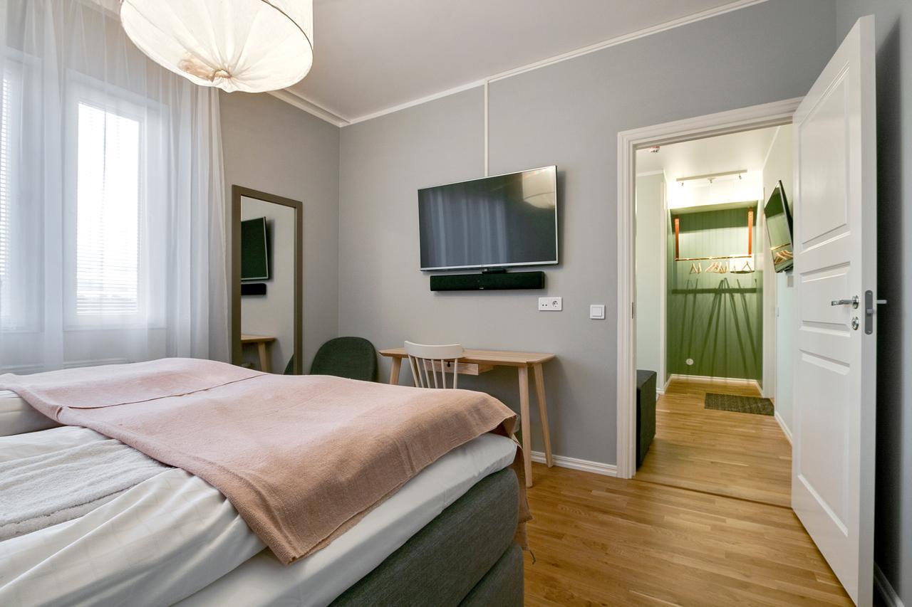 Turinge Hotel Sodertalje Bagian luar foto